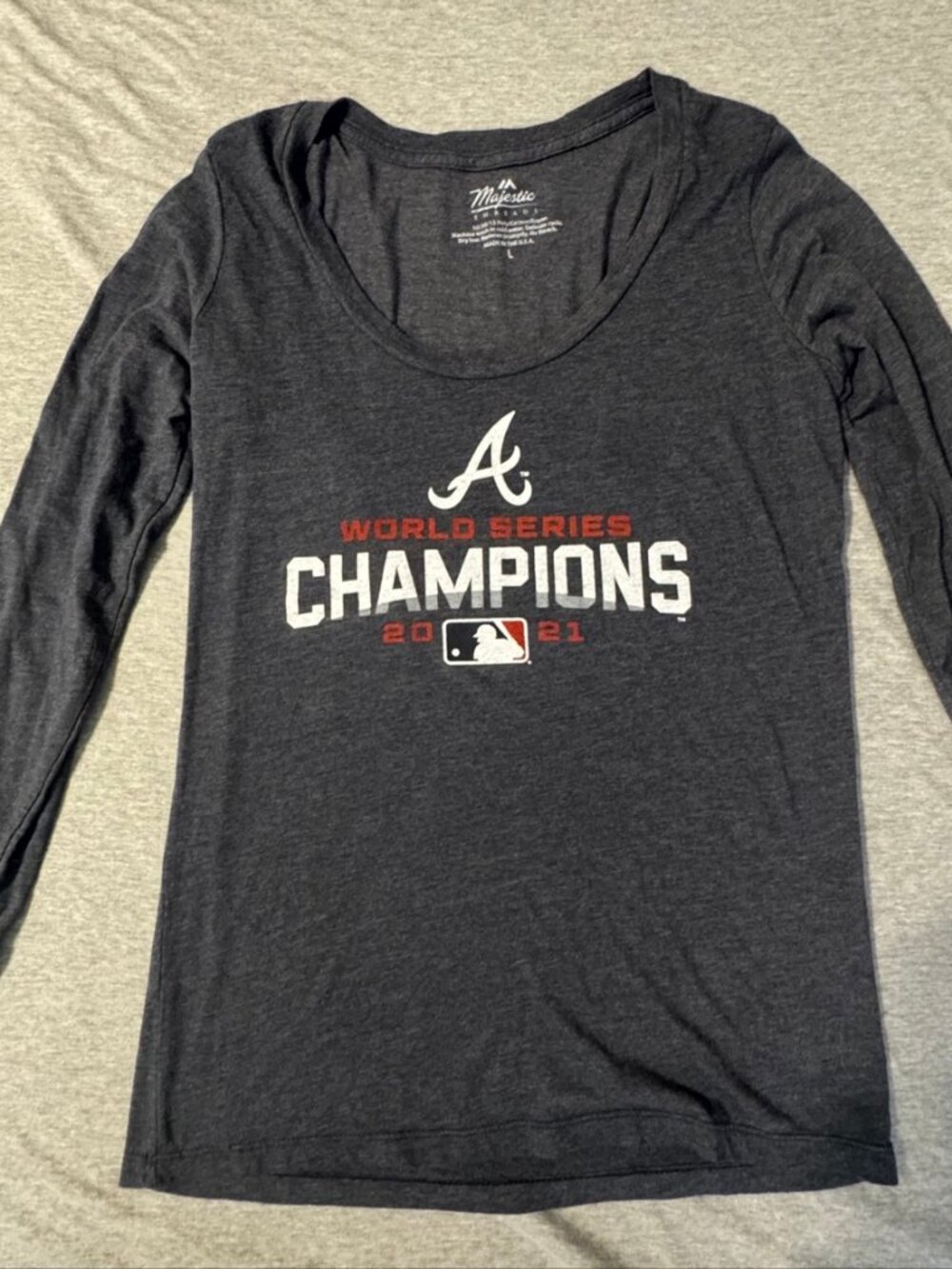 Majestic Atlanta Braves 2021 World Series Champions Long Sleeve Tee Womens L
